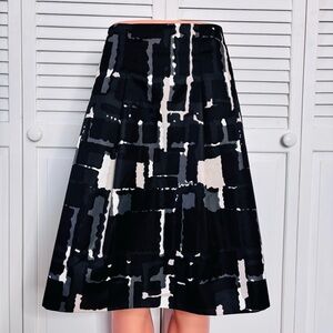 EXPRESS Design Studio Black Geometric Print Pleated Fit & Flare Skirt Size 4